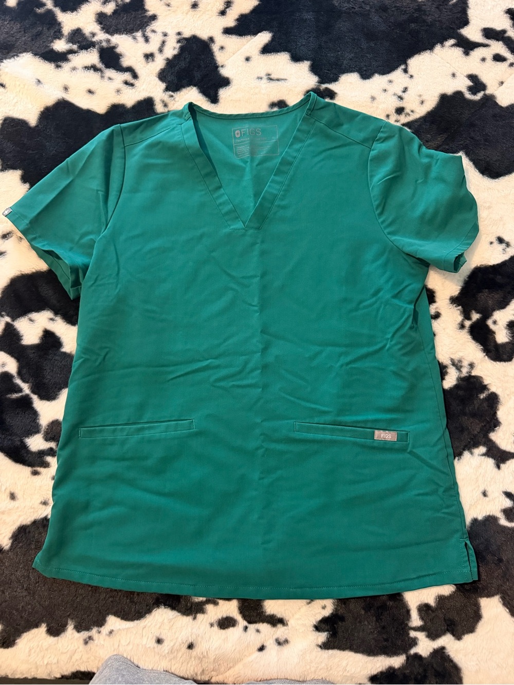 FIGS Women's Technical Collection Scrub Top & scrub pants set